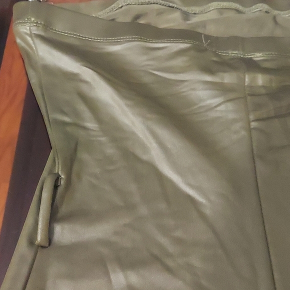 Romper - Picture 3 of 4